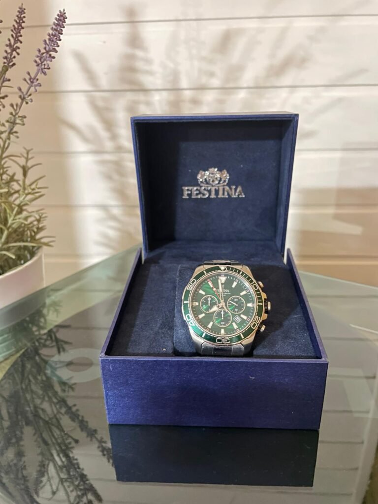 Reloj Festina cronógrafo verde original en caja